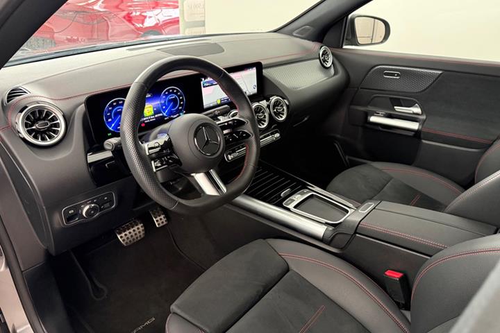 Grå Mercedes EQA250+ fra 2024