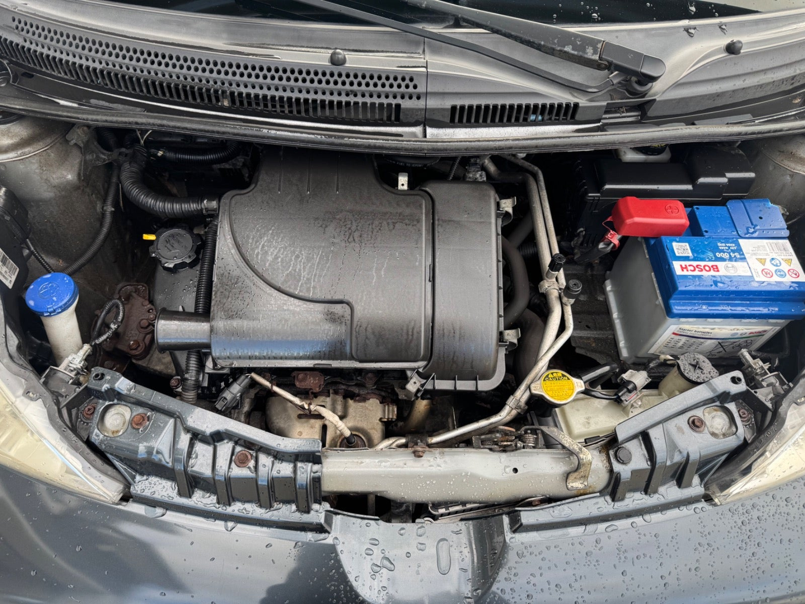 Grå Peugeot 107 fra 2010