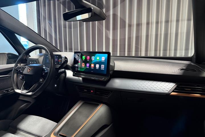 Grå Cupra Born fra 2023
