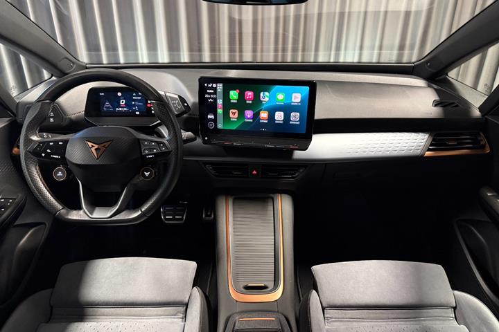 Grå Cupra Born fra 2023