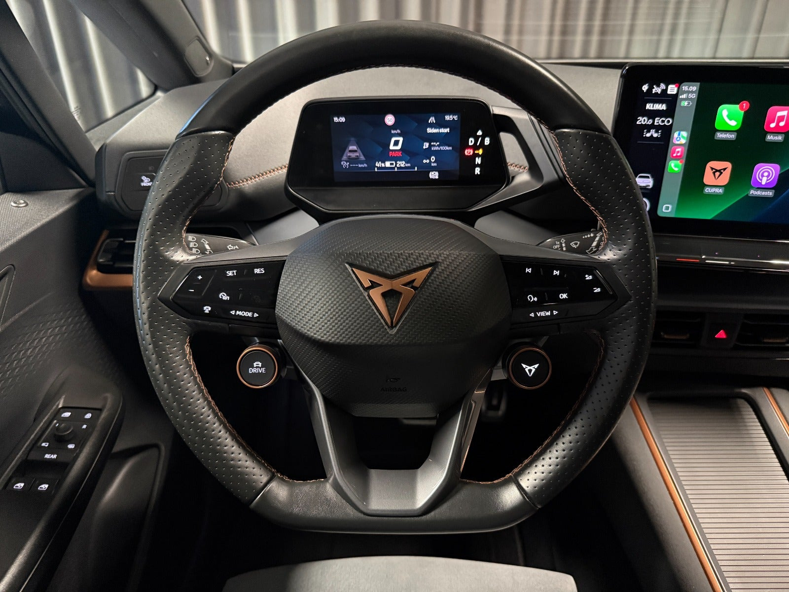 Grå Cupra Born fra 2023