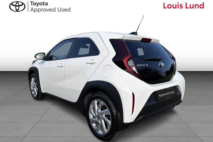 Hvid Toyota Aygo X fra 2025