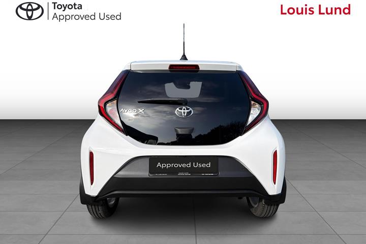 Hvid Toyota Aygo X fra 2025