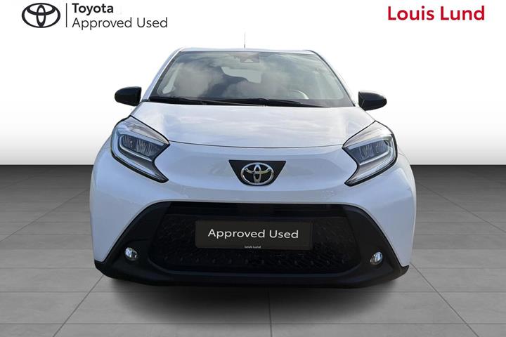 Hvid Toyota Aygo X fra 2025