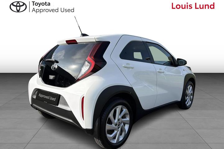 Hvid Toyota Aygo X fra 2025