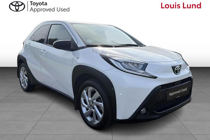 Hvid Toyota Aygo X fra 2025