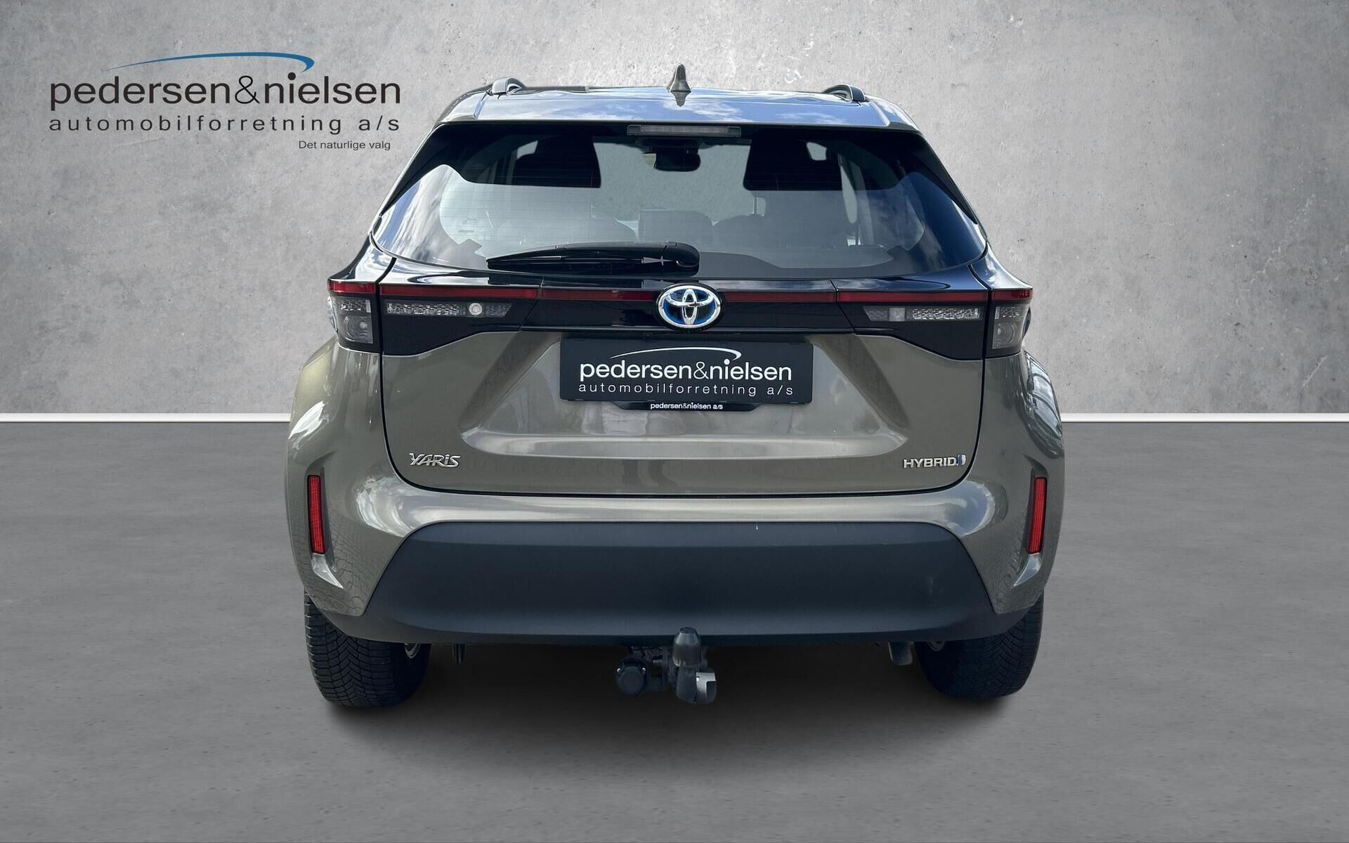 Grå Toyota Yaris Cross fra 2023