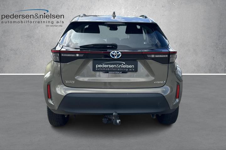 Grå Toyota Yaris Cross fra 2023