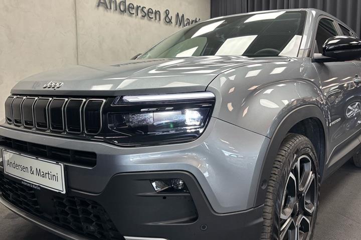 Grå Jeep Avenger fra 2025