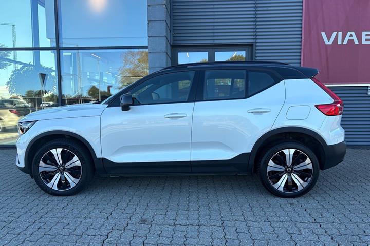 Hvid Volvo XC40 fra 2023