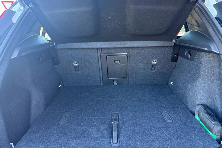 Hvid Volvo XC40 fra 2023