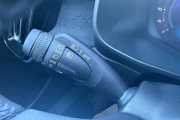 Hvid Volvo XC40 fra 2023