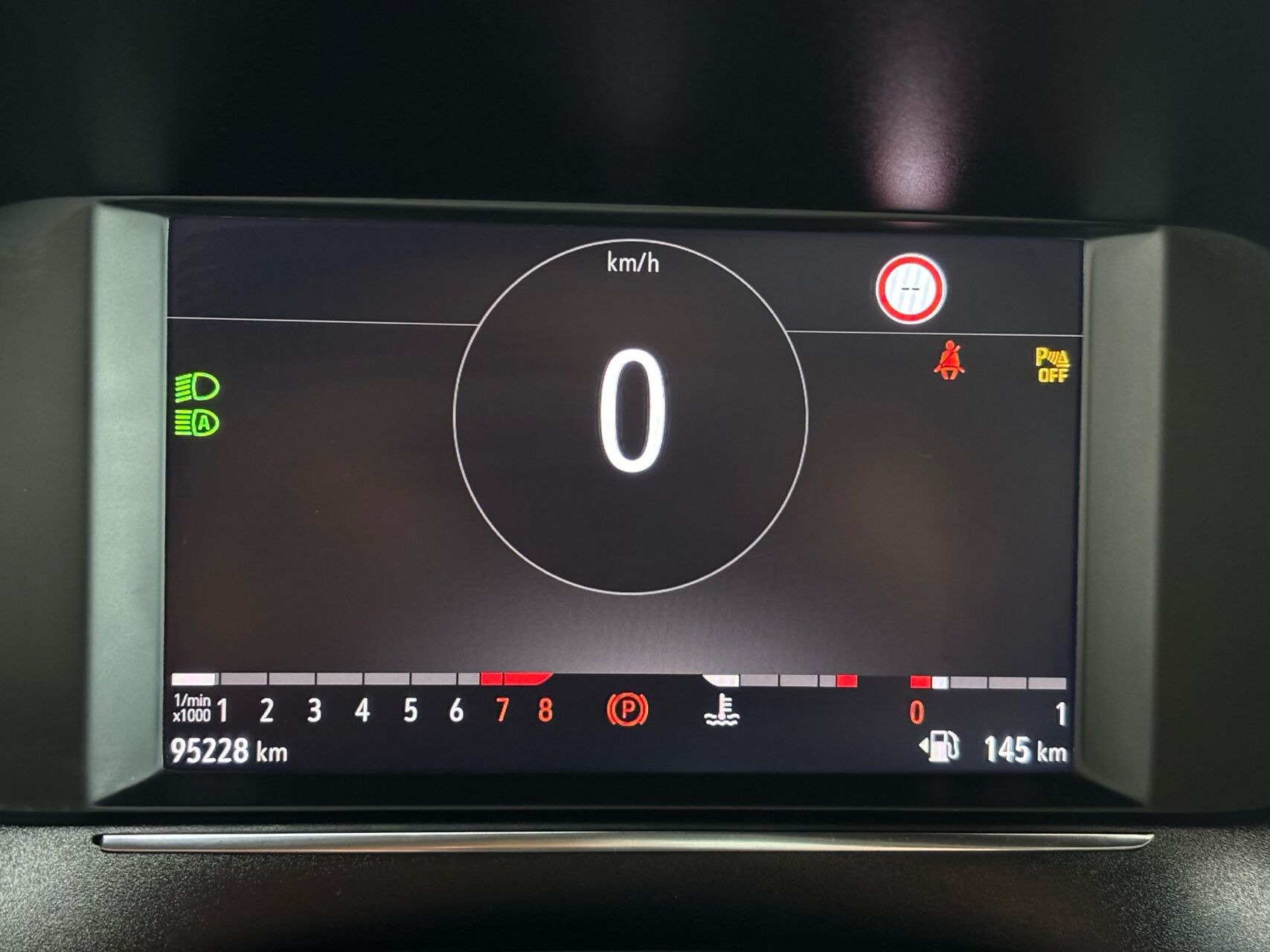 Hvid Opel Corsa fra 2022