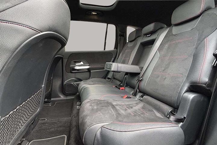 Sort Mercedes EQB250+ fra 2024