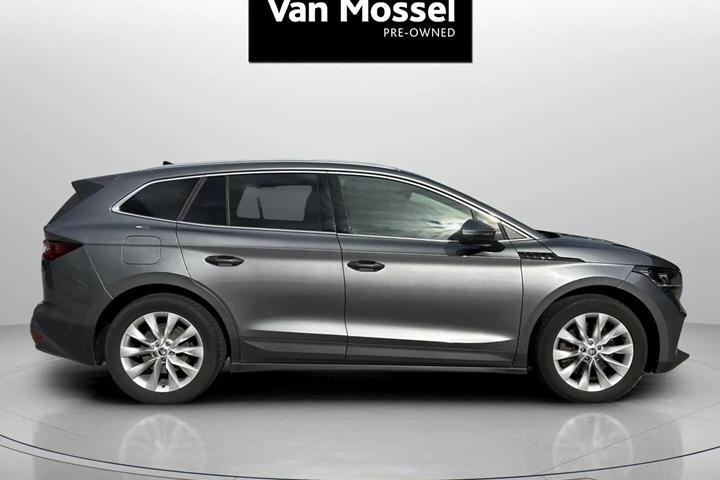 Grå Skoda Enyaq fra 2022