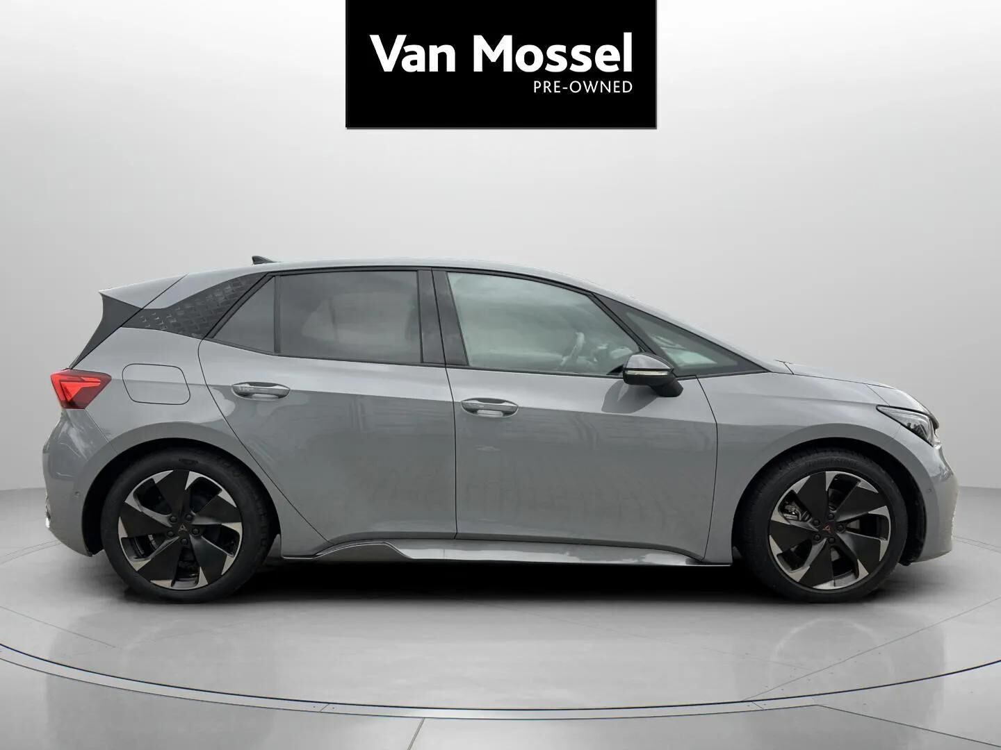 Grå Cupra Born fra 2023