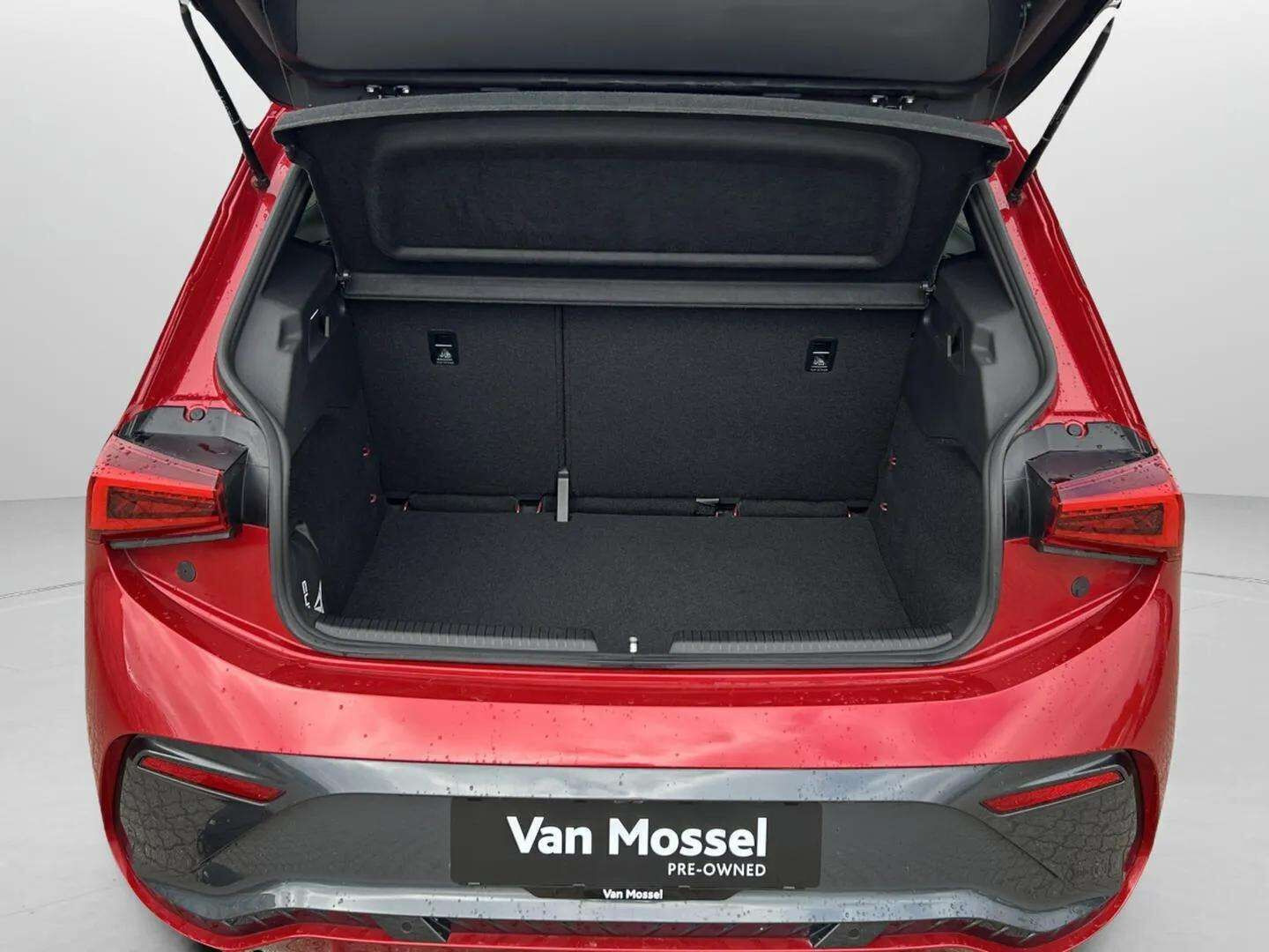 Rød Cupra Born fra 2023