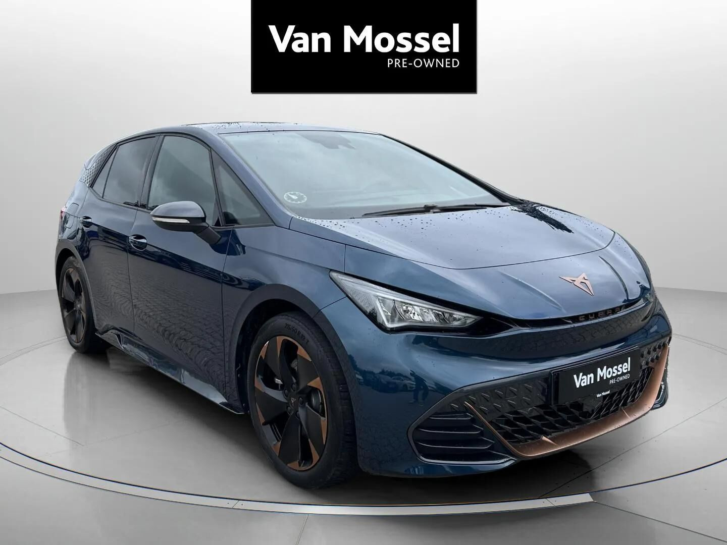 Blå Cupra Born fra 2023
