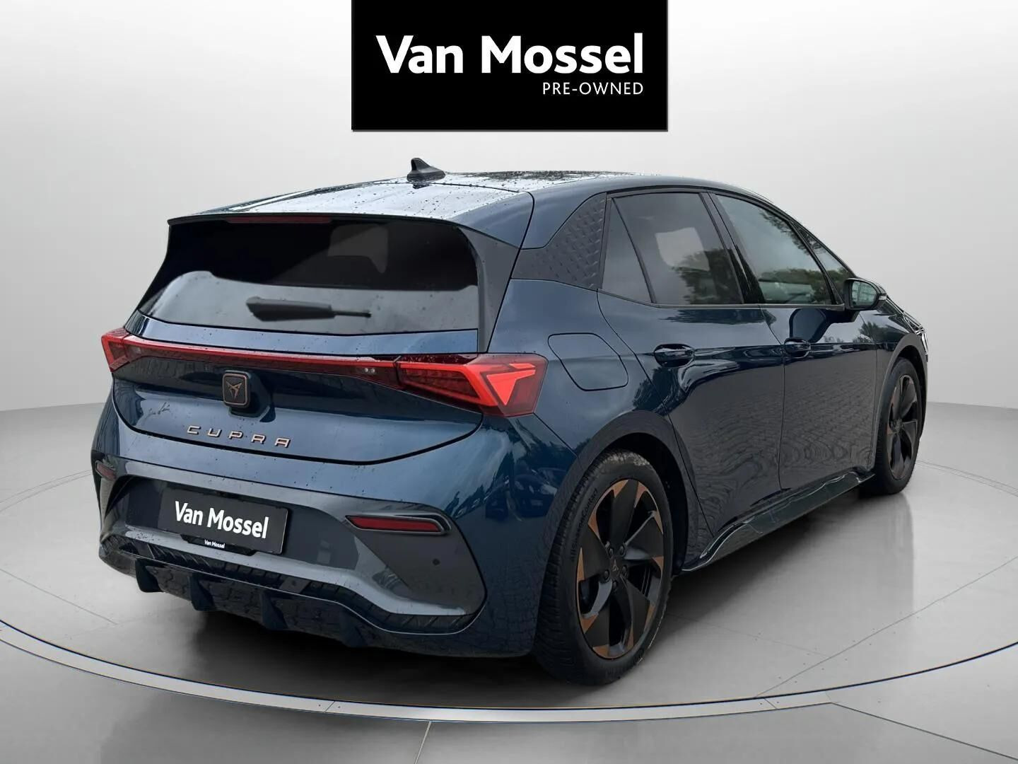 Blå Cupra Born fra 2023