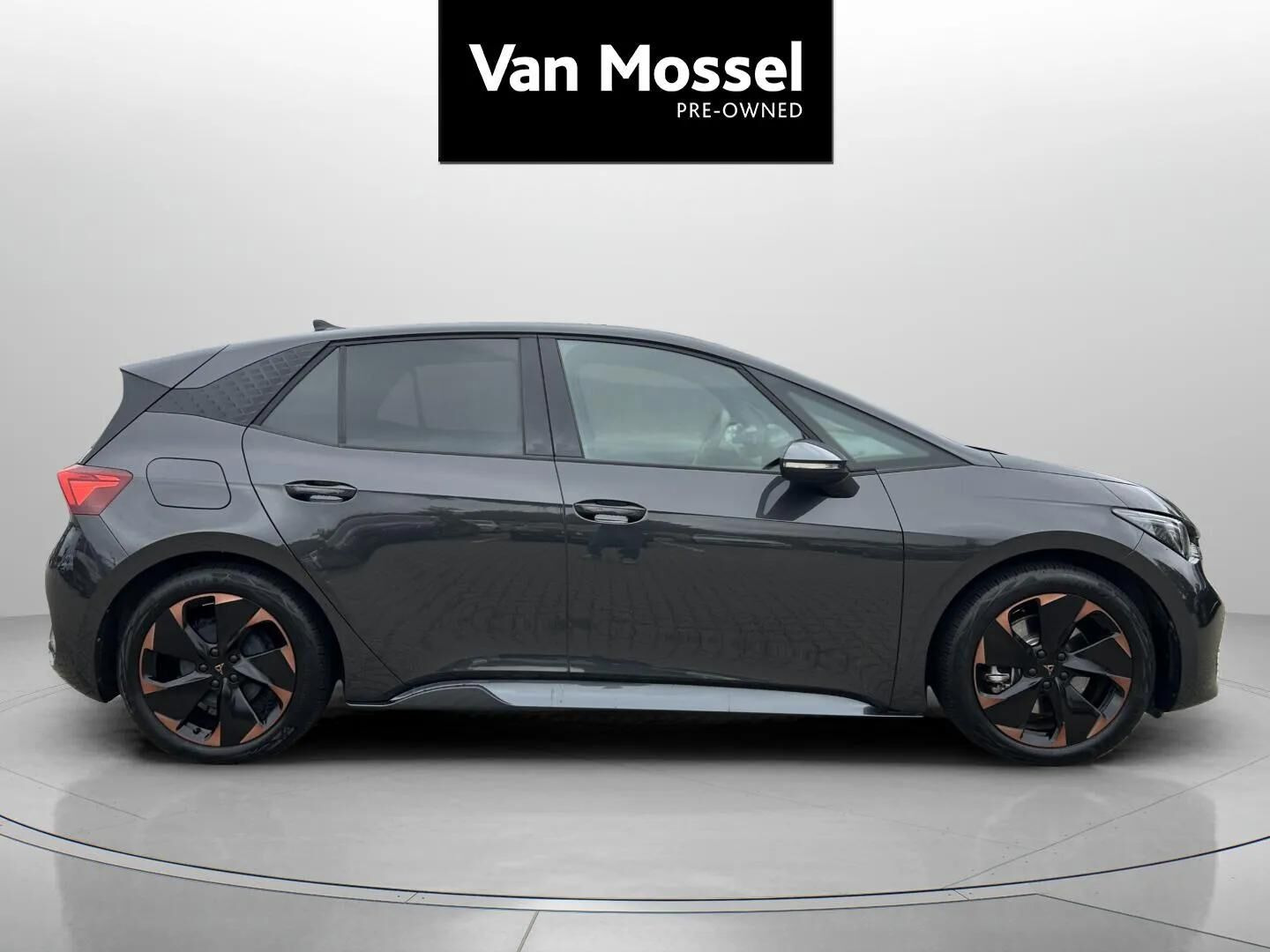 Grå Cupra Born fra 2024