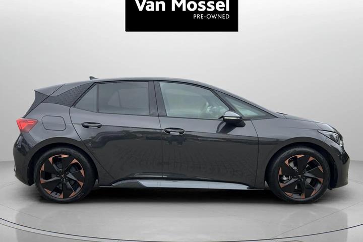 Grå Cupra Born fra 2024