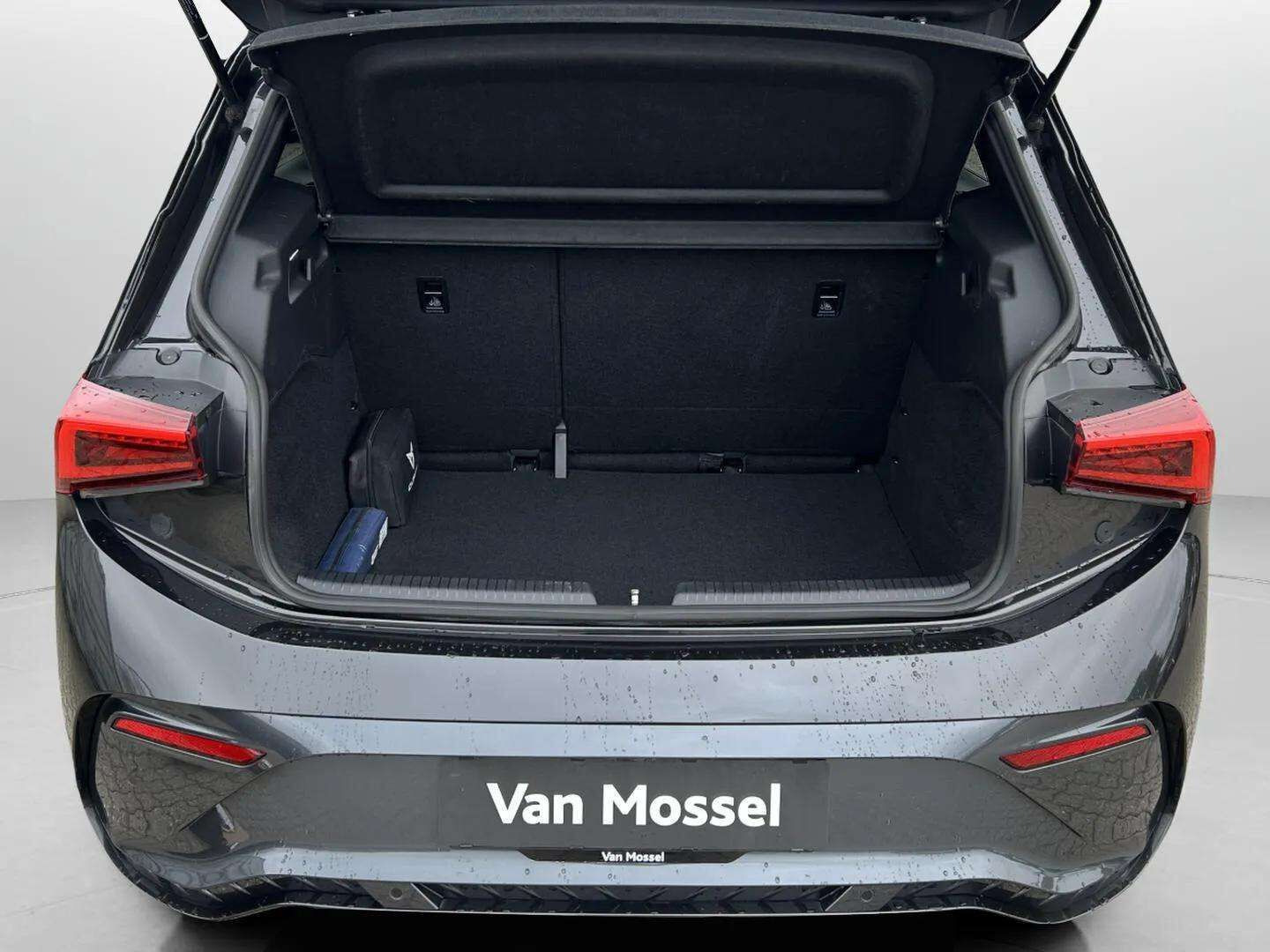 Grå Cupra Born fra 2024