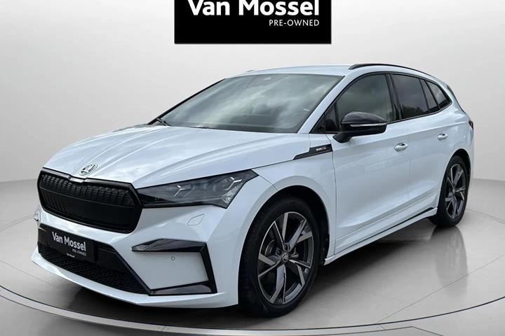 Hvid Skoda Enyaq fra 2023
