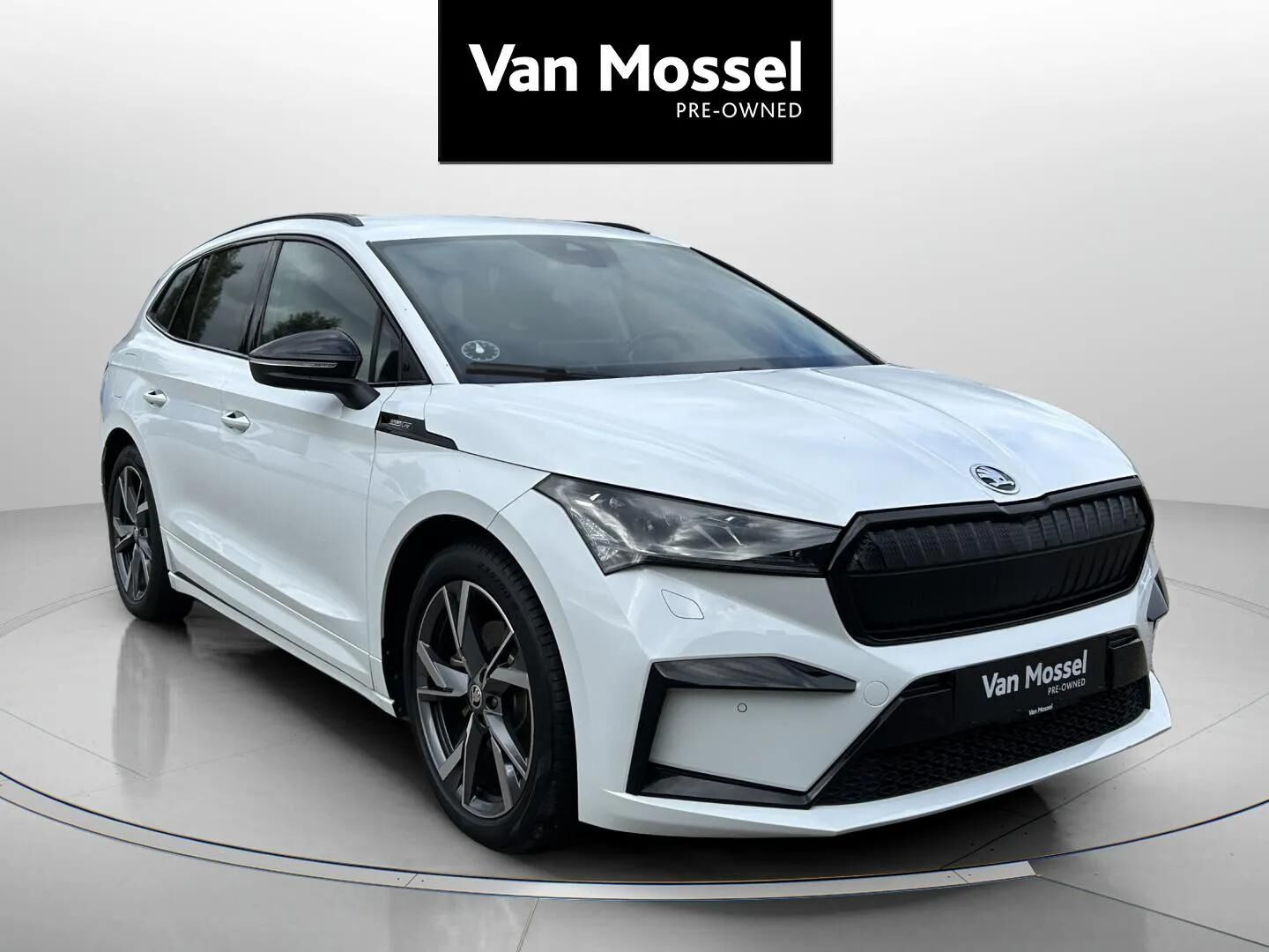 Hvid Skoda Enyaq fra 2023