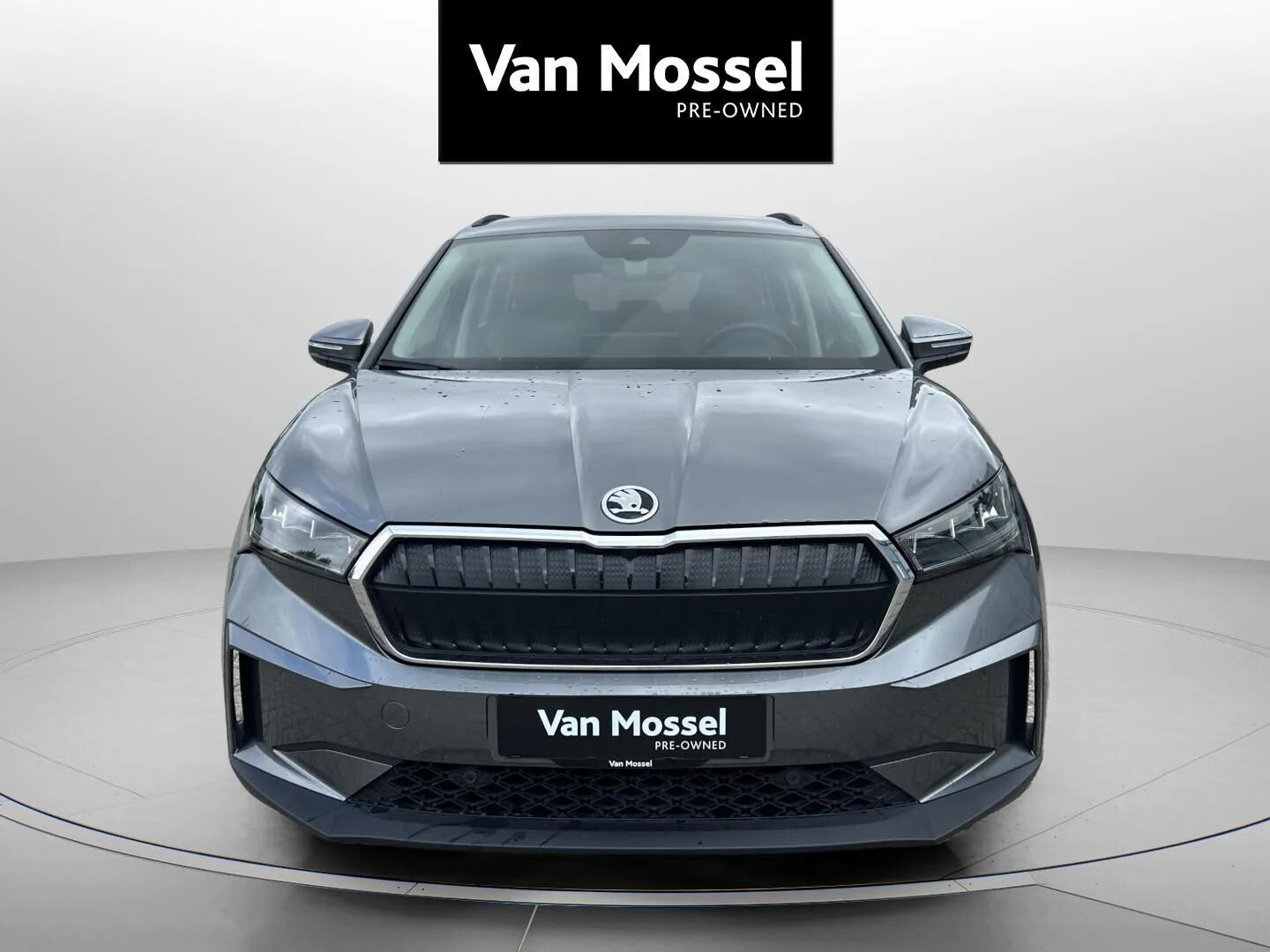 Grå Skoda Enyaq fra 2023
