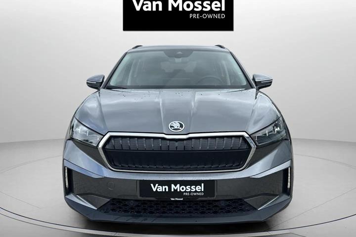 Grå Skoda Enyaq fra 2023