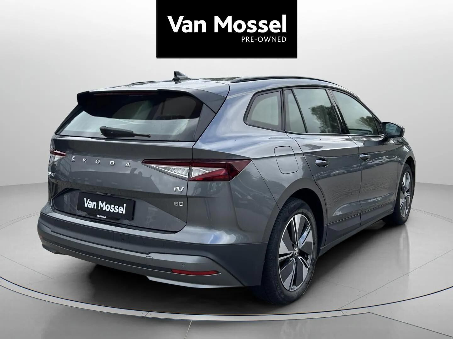 Grå Skoda Enyaq fra 2023