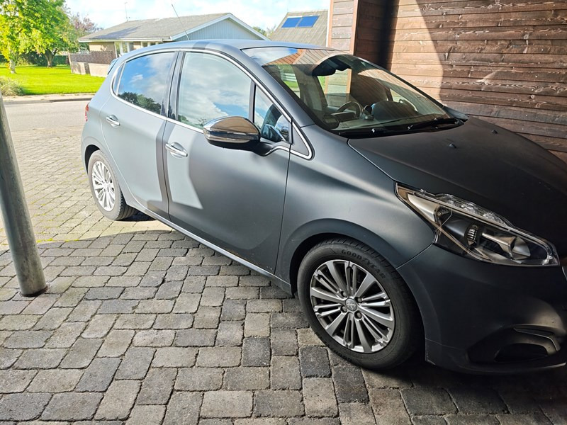 undefined Peugeot 208 fra 2016