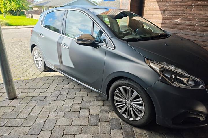 undefined Peugeot 208 fra 2016