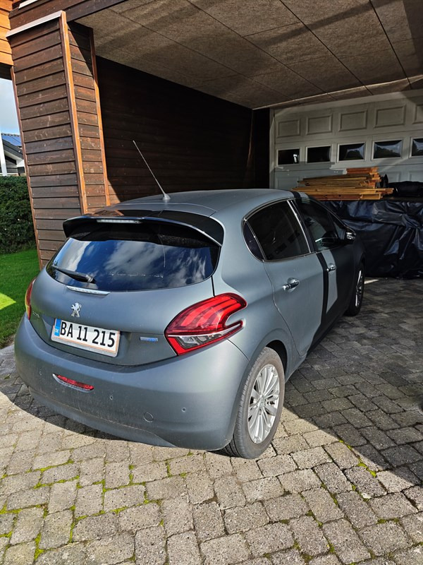 undefined Peugeot 208 fra 2016