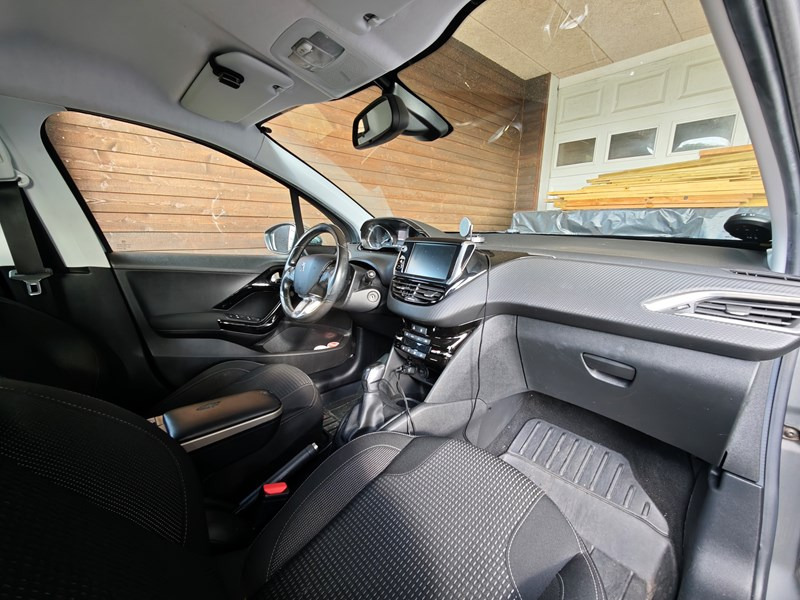 undefined Peugeot 208 fra 2016