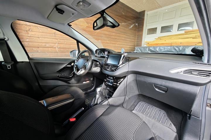 undefined Peugeot 208 fra 2016