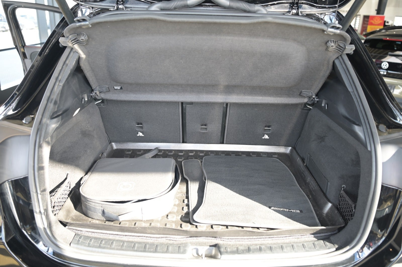 Sort Mercedes EQA250+ fra 2024