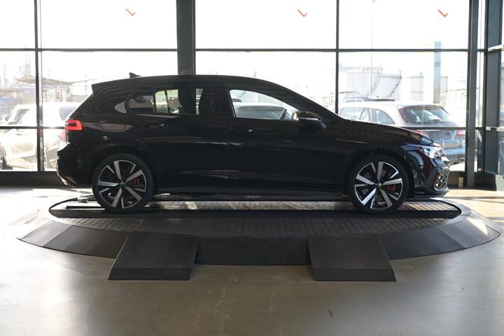 Sort VW Golf VIII fra 2022
