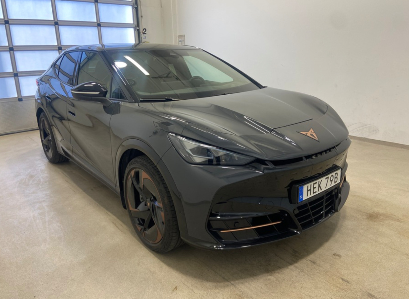 Grå Cupra Tavascan fra 2024