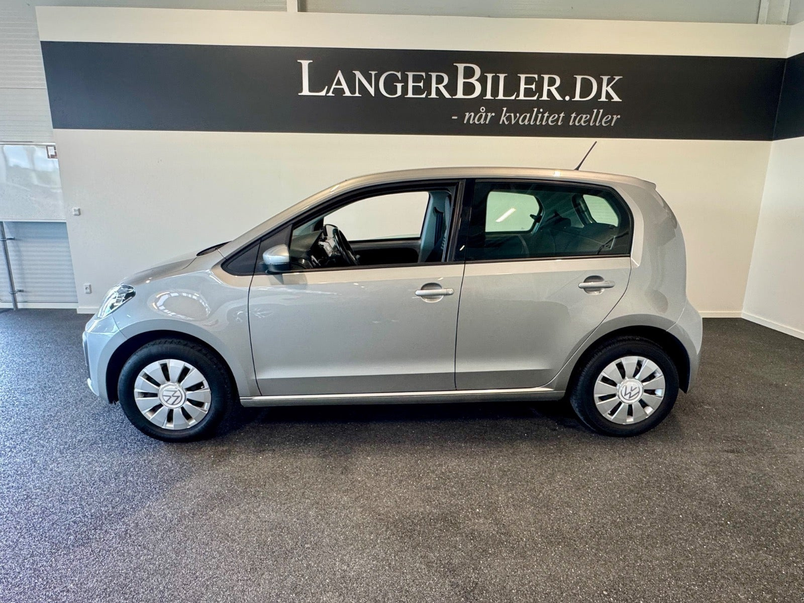 Grå VW UP! fra 2022