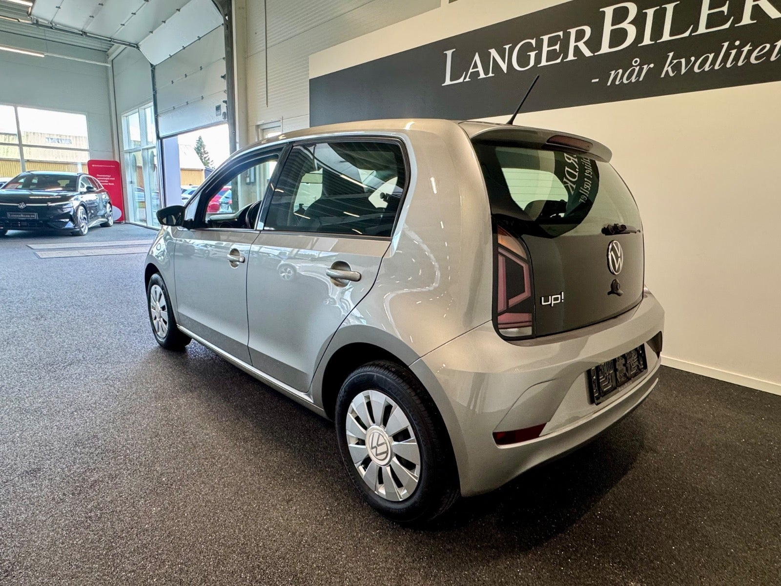 Grå VW UP! fra 2022