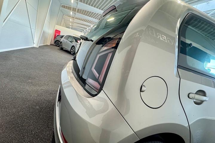 Grå VW UP! fra 2022