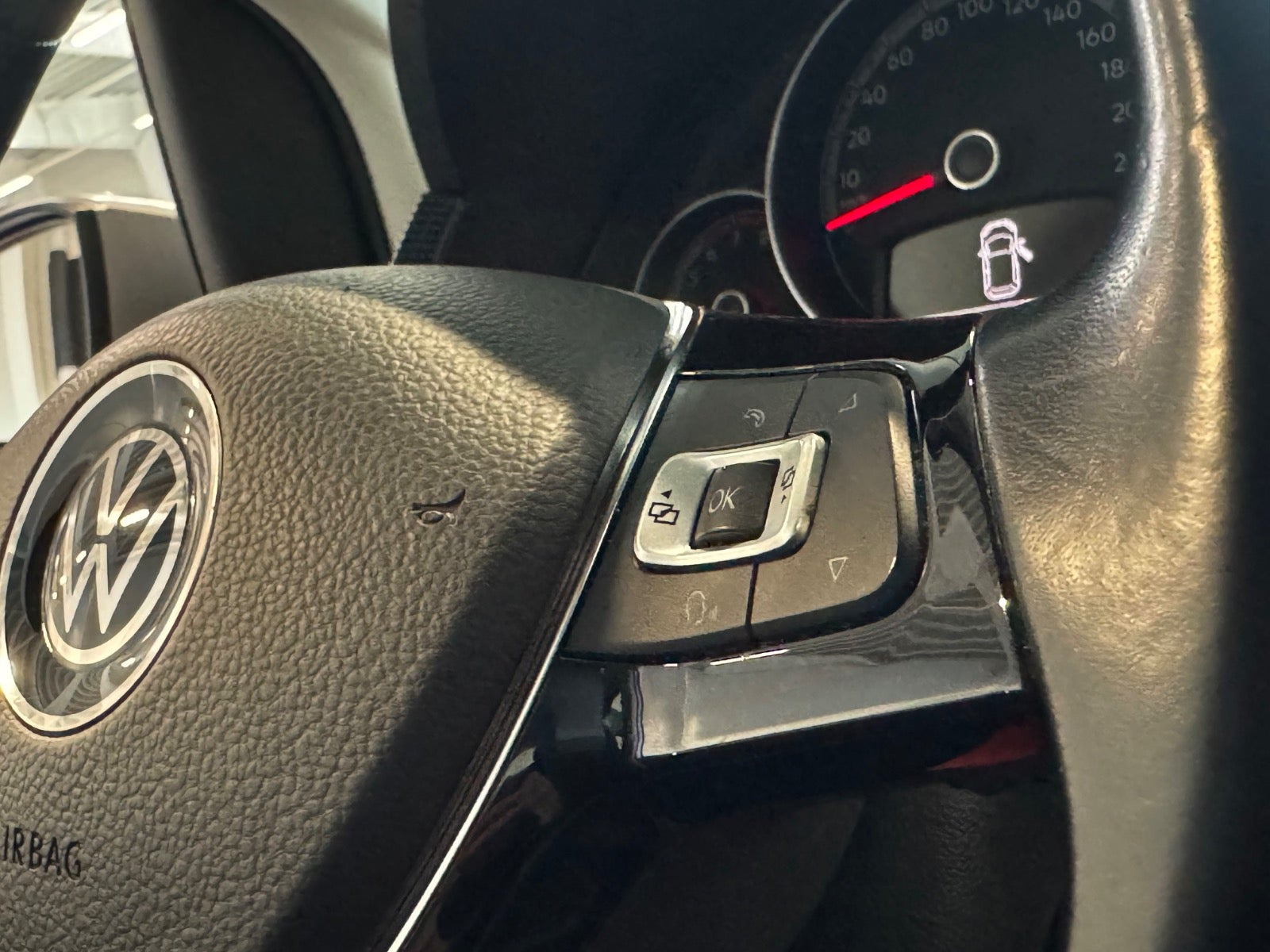 Grå VW UP! fra 2022