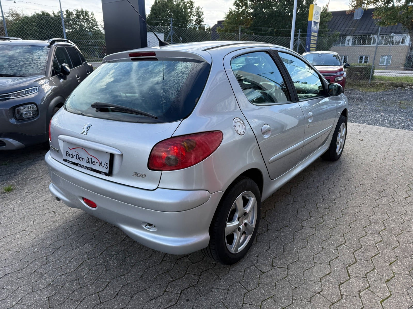 Sølv Peugeot 206 fra 2007