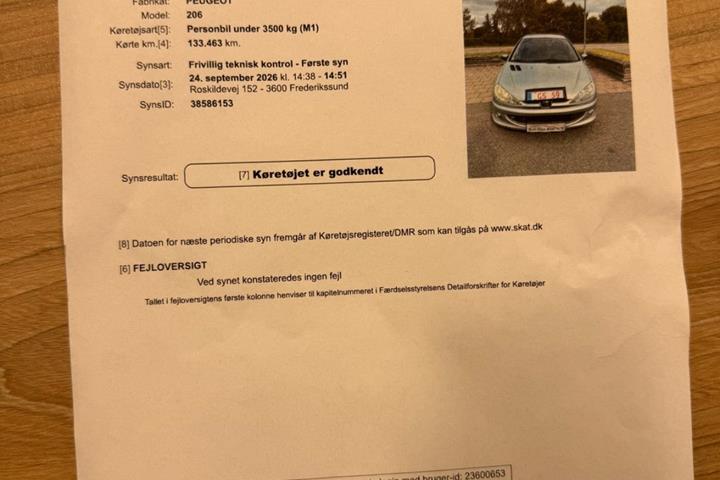 Sølv Peugeot 206 fra 2007