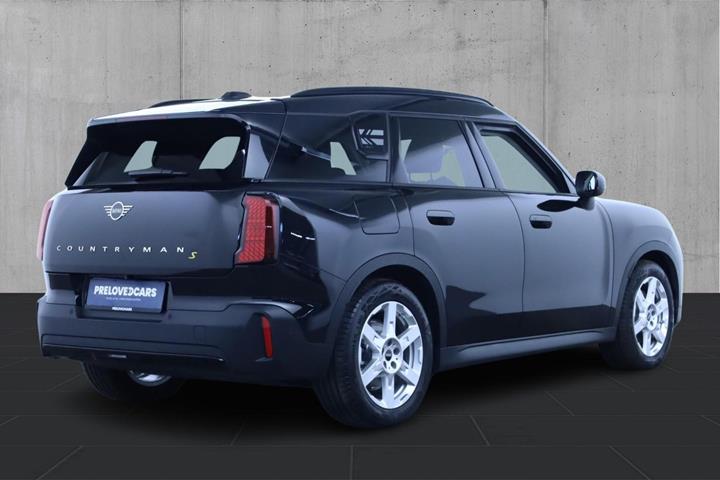 Sort Mini Countryman SE fra 2024