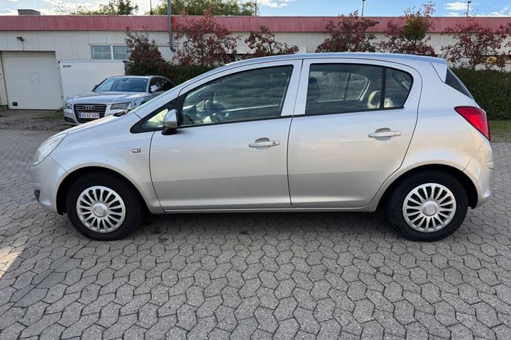 Rød Opel Corsa fra 2009