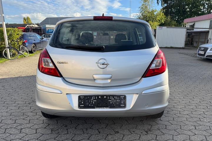 Rød Opel Corsa fra 2009