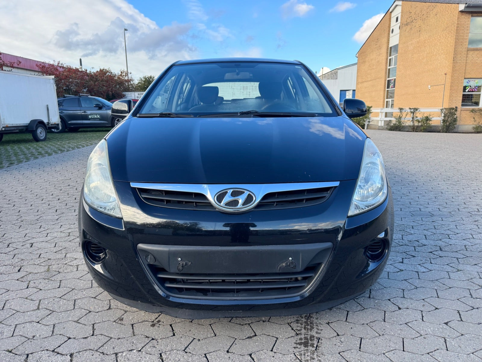 Rød Hyundai i20 fra 2009