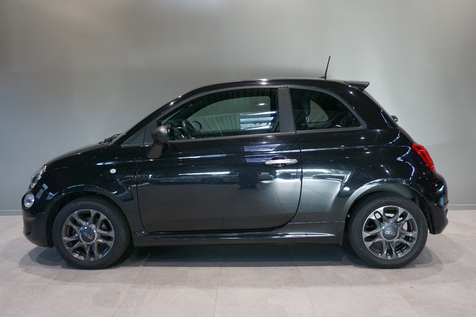 Sort Fiat 500 fra 2021